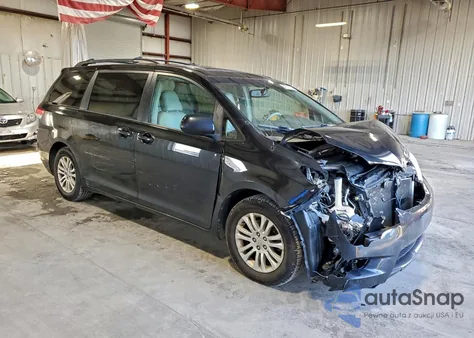 2012 Toyota Sienna Xle from USA, damaged, VIN 5TDYK3DC4CS205793